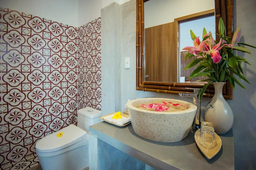 Deluxe Double Room with Balcony — Hoi An Rustic Villa
